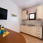 شقة فندقية Cecilia - 3*