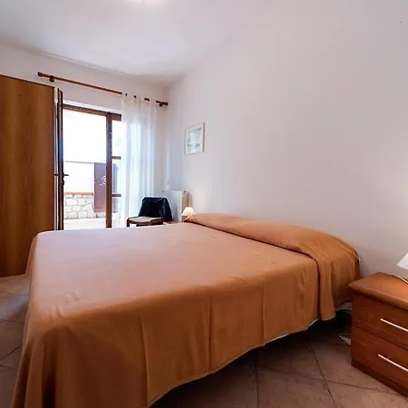 Cecilia - Apart Otel Procchio (Isola d'Elba)